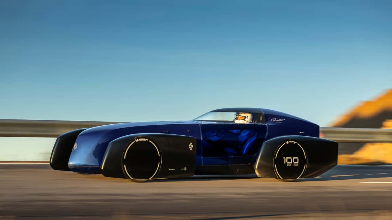 This Renault EV Averaged 8 Miles Per kWh At Highway Speeds