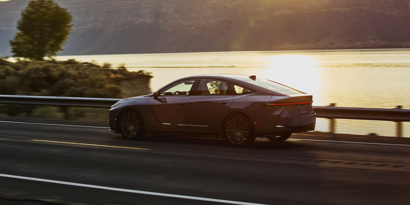 The new 2026 Lexus ES is an upgrade in just about every way [Video]