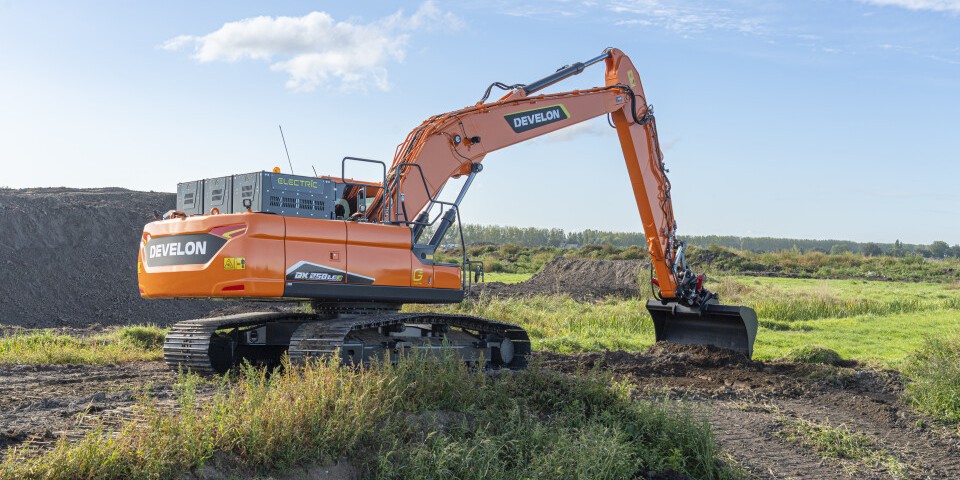 E-quipment highlight: Develon DX250LCE-7 electric crawler excavator