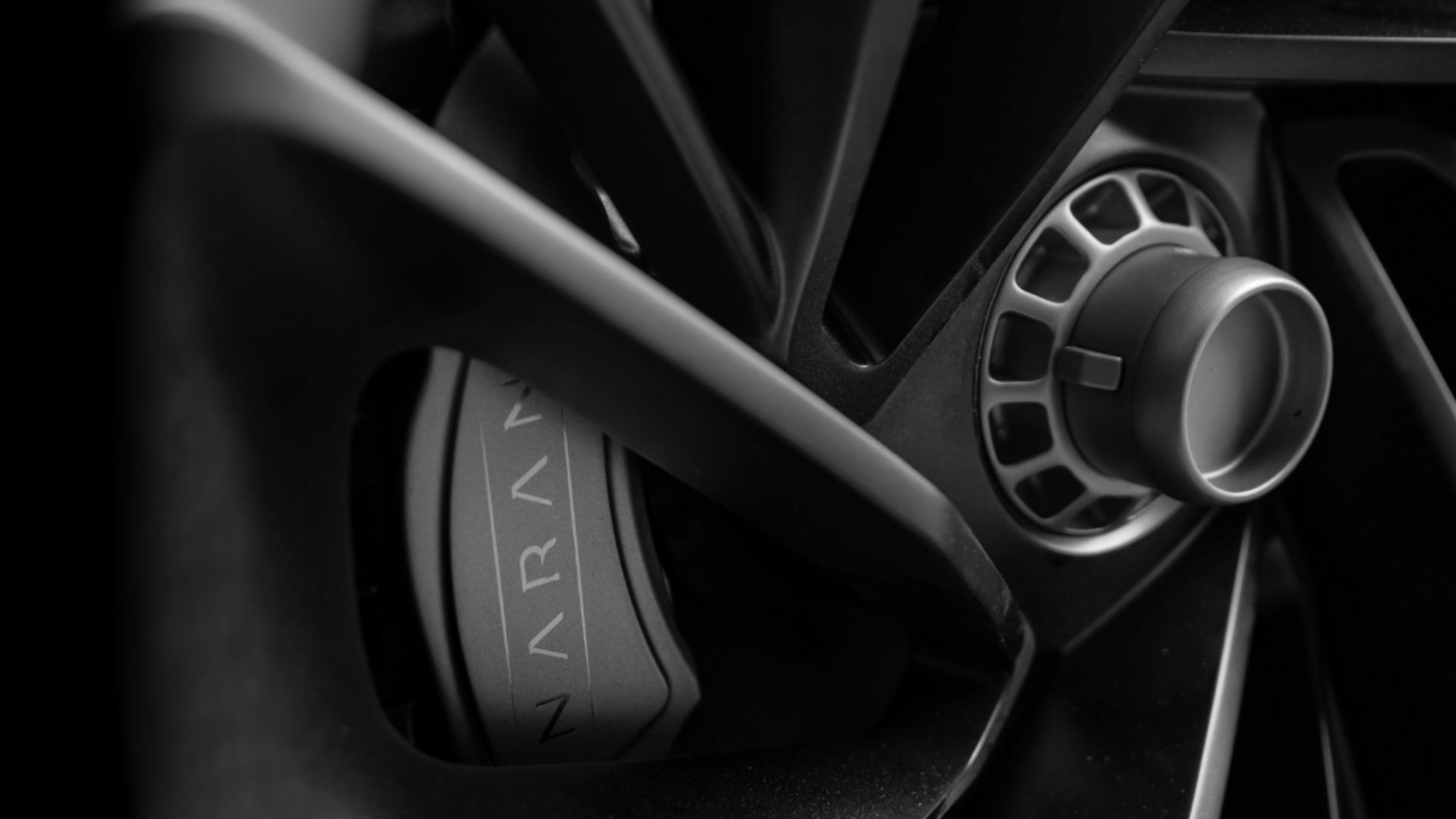 Naran Hyper Coupe 售價 250 萬美元，延續 BMW M8 精神